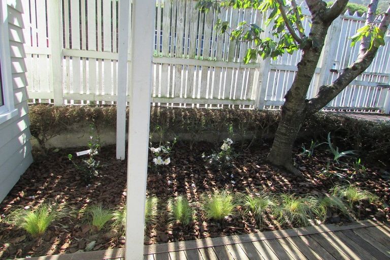 Photo of property in 66 Oxford Street, Lyttelton, 8082