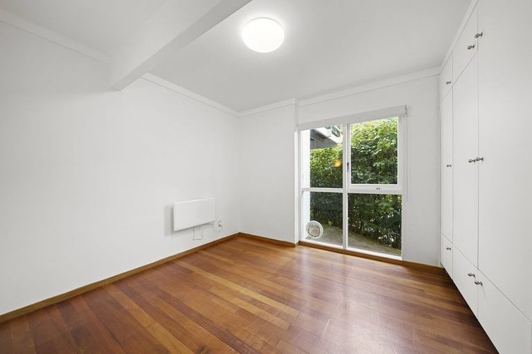 Photo of property in 34 Nikau Street, Eastbourne, Lower Hutt, 5013