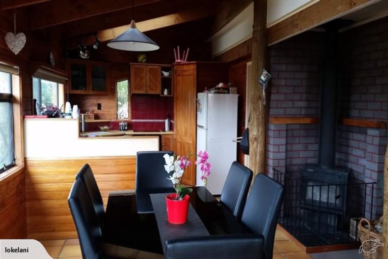 Photo of property in 12 Kaitake Place, Oakura, 4314