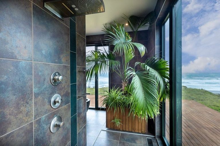 Photo of property in 201 Te Maire Road, Te Kopuru, 0371