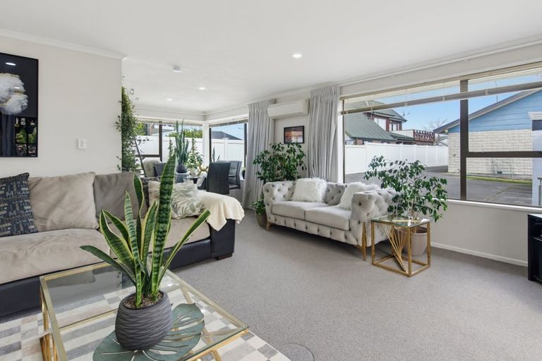Photo of property in 2/244 Main Road North, Redwood, Christchurch, 8051