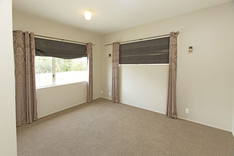 Photo of property in 246 State Highway 16, Kumeu, 0892