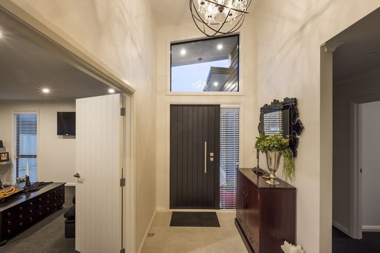 Photo of property in 5 Freedom Drive, Kelvin Grove, Palmerston North, 4414