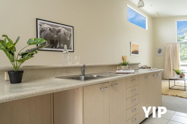 Photo of property in 5/9 Broderick Road, Johnsonville, Wellington, 6037