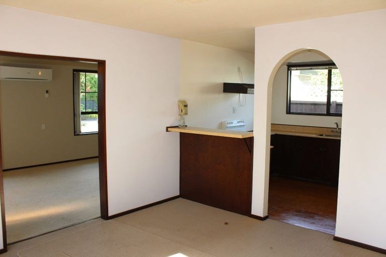 Photo of property in 48 Bellingham Place, Avonhead, Christchurch, 8042