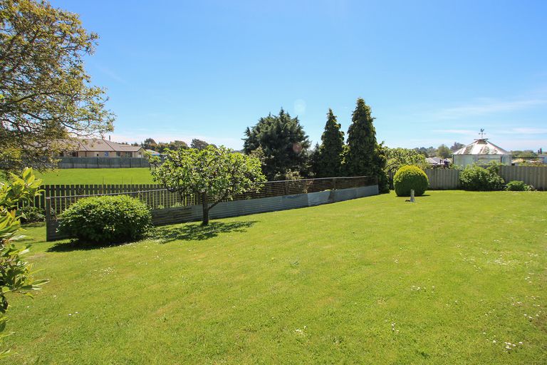 Photo of property in 70 Awamoa Road, Holmes Hill, Oamaru, 9401