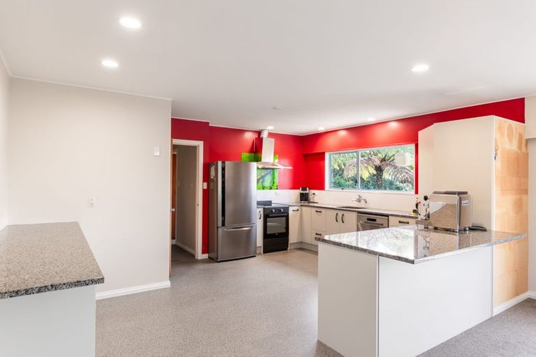 Photo of property in 3 Ardal Grove, Tirohanga, Lower Hutt, 5010