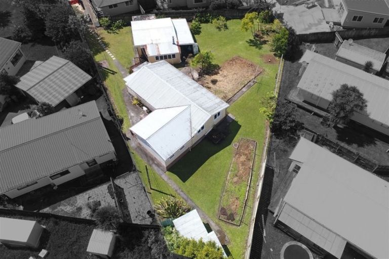 Photo of property in 147 Bruce Mclaren Road, Henderson, Auckland, 0612