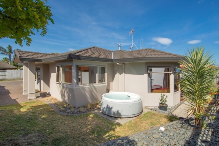 Photo of property in 52 Corinth Grove, Papamoa Beach, Papamoa, 3118