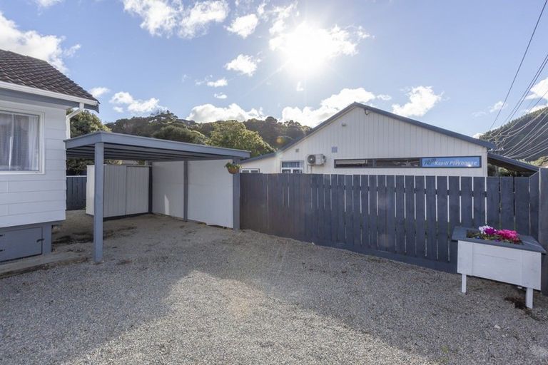 Photo of property in 5 Ruahine Street, Paraparaumu, 5032