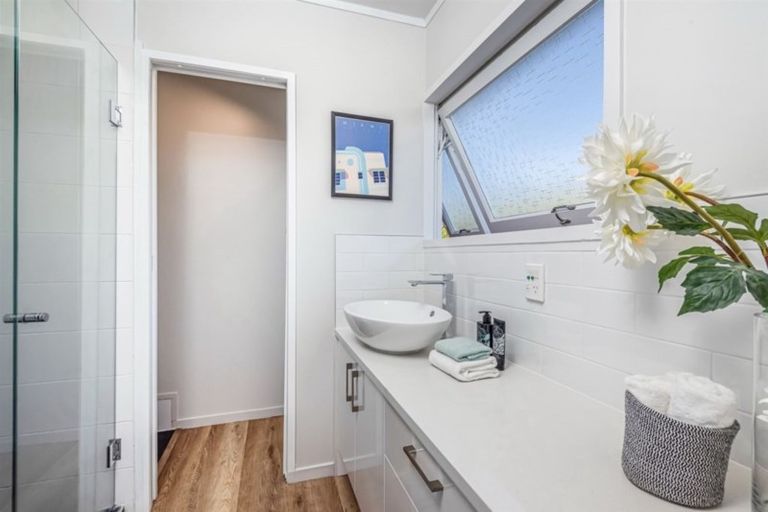 Photo of property in 3/134 Calliope Road, Stanley Point, Auckland, 0624