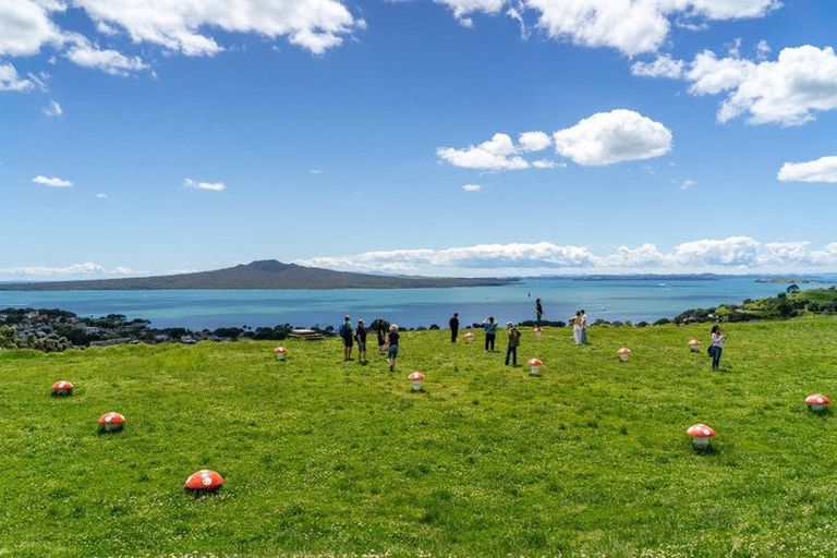 Photo of property in 5/77 Old Lake Road, Narrow Neck, Auckland, 0624