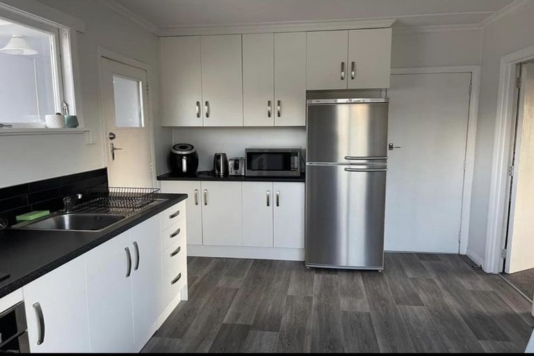 Photo of property in 17 Matipo Street, Takaro, Palmerston North, 4410