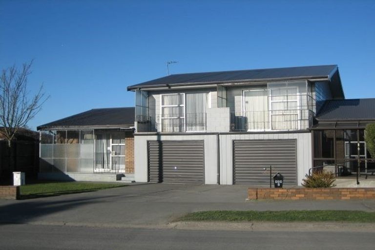 Photo of property in 2/404 Main North Road, Redwood, Christchurch, 8051