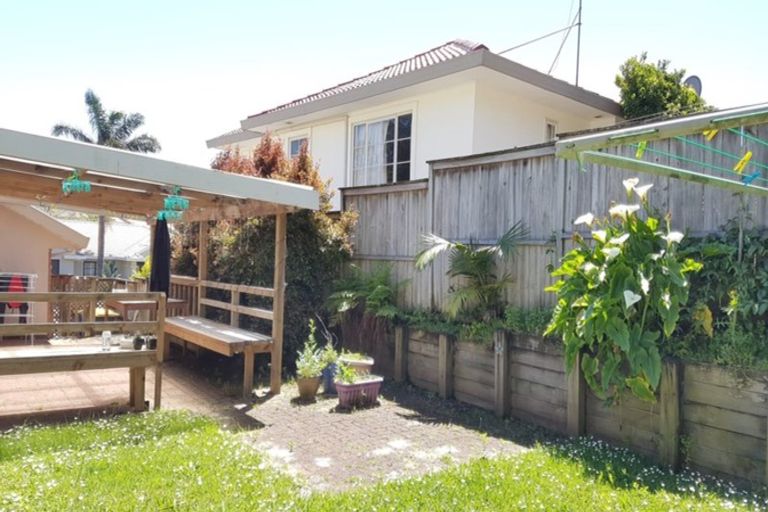 Photo of property in 10 Tyburn Lane, Unsworth Heights, Auckland, 0632