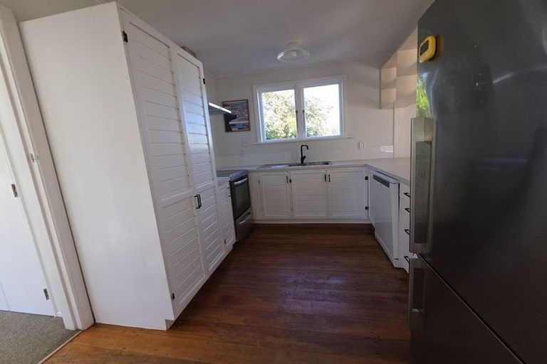 Photo of property in 24 Alexander Road, Raumati Beach, Paraparaumu, 5032