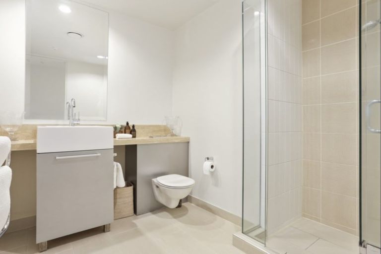 Photo of property in 17/258 Hurstmere Road, Takapuna, Auckland, 0622