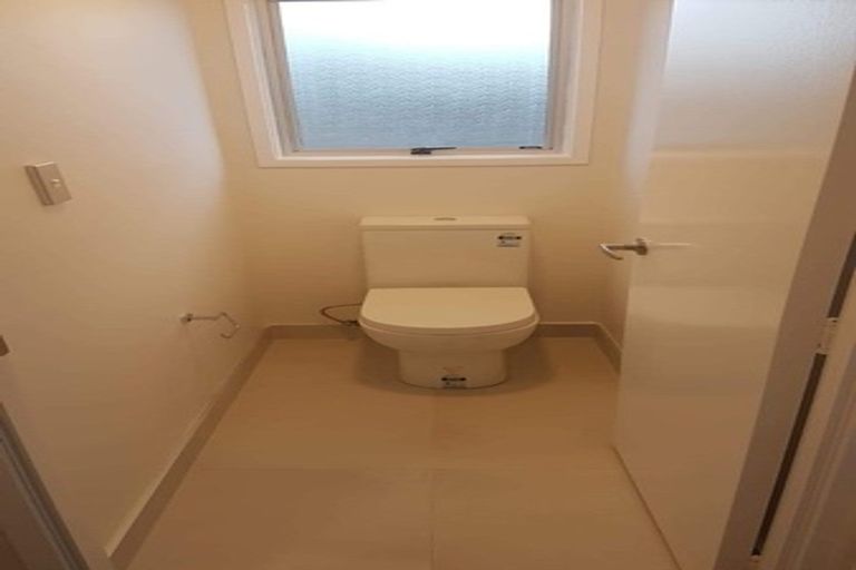 Photo of property in 2/47 Moire Road, Massey, Auckland, 0614