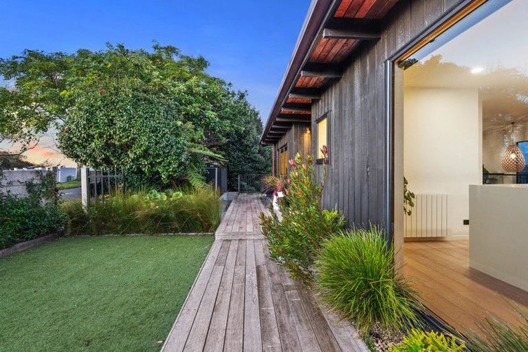 Photo of property in 175 Sandspit Road, Shelly Park, Auckland, 2014