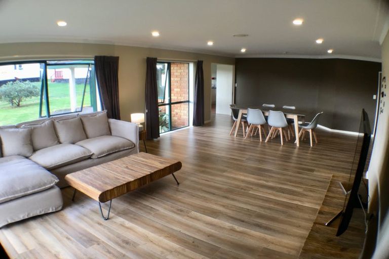 Photo of property in 11 Linicro Place, Wattle Downs, Auckland, 2103