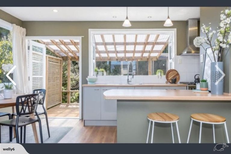 Photo of property in 9 Laburnum Grove, Maungaraki, Lower Hutt, 5010