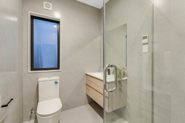 Photo of property in 129 Wainui Road, Silverdale, 0932