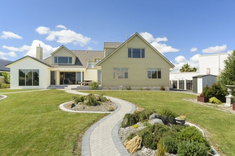 Photo of property in 27 The Strand, Fitzherbert, Palmerston North, 4410