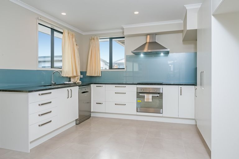 Photo of property in 19 Hugo Way, Papamoa Beach, Papamoa, 3118