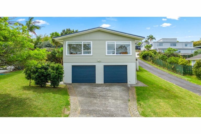 Photo of property in 81 Lynden Avenue, Hillcrest, Auckland, 0627