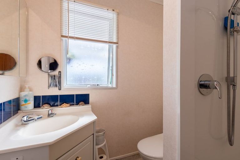 Photo of property in 15 Belvedere Avenue, Waikanae, 5036