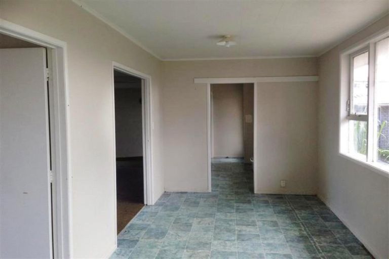 Photo of property in 8 Flat Bush Road, Otara, Auckland, 2023