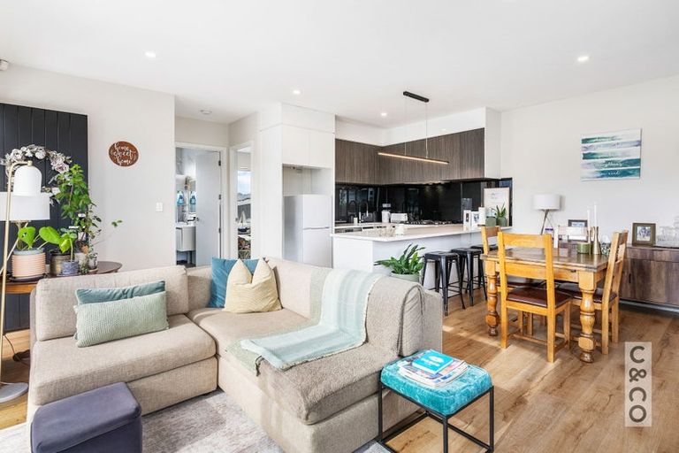 Photo of property in 5 Byron Drury Way, Riverhead, 0820