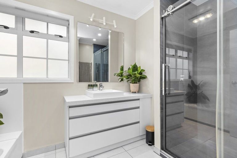 Photo of property in 114 Pipiroa Road, Ngatea, 3503