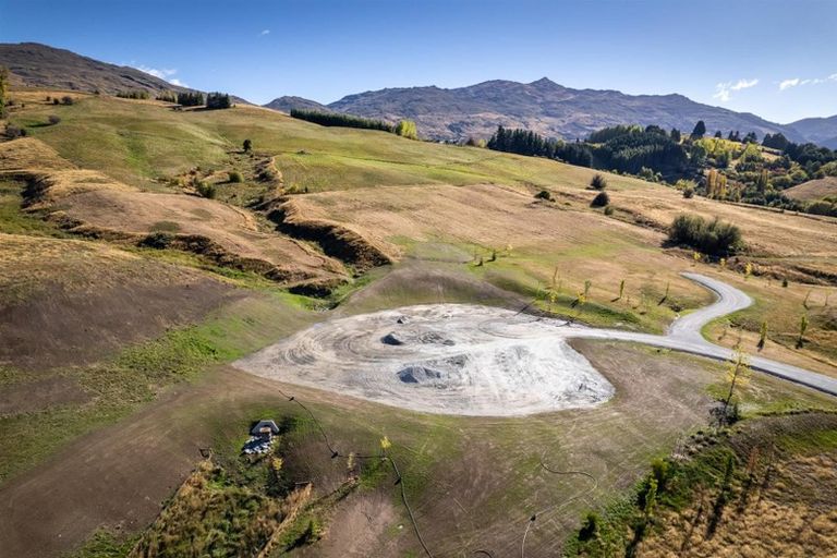 Photo of property in 37 Station Rise, Dalefield, Queenstown, 9371