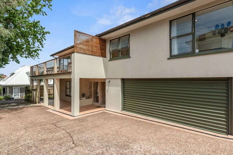 Photo of property in 1/99 Hebron Road, Waiake, Auckland, 0630