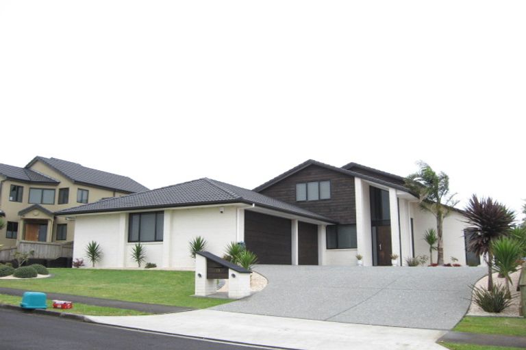 Photo of property in 19 Parkhaven Drive, Rosehill, Papakura, 2113