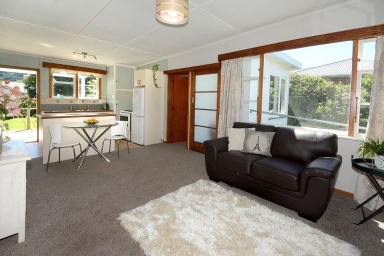 Photo of property in 14 Beaumaris Street, Outram, 9019