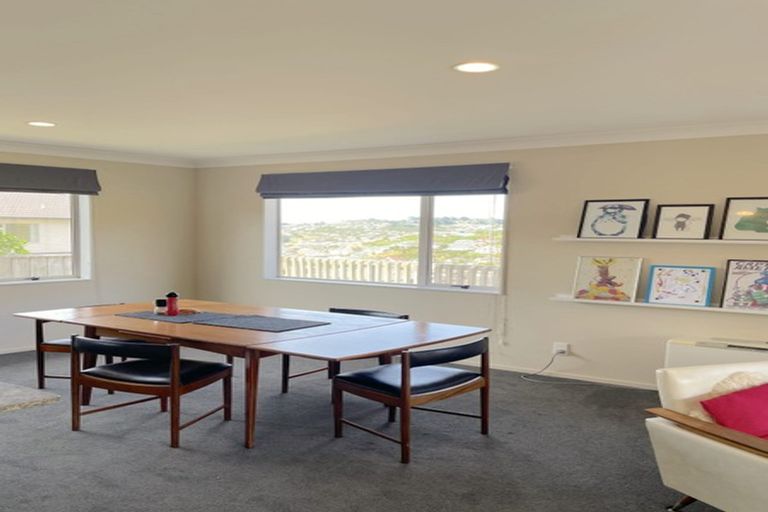Photo of property in 5 Gifford Grove, Churton Park, Wellington, 6037