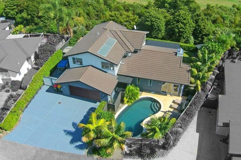 Photo of property in 12 Tuakura Way, The Gardens, Auckland, 2105