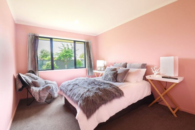 Photo of property in 8 Antonia Place, Aidanfield, Christchurch, 8025
