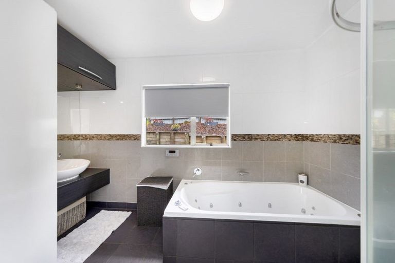 Photo of property in 403 Whangaparaoa Road, Stanmore Bay, Whangaparaoa, 0932