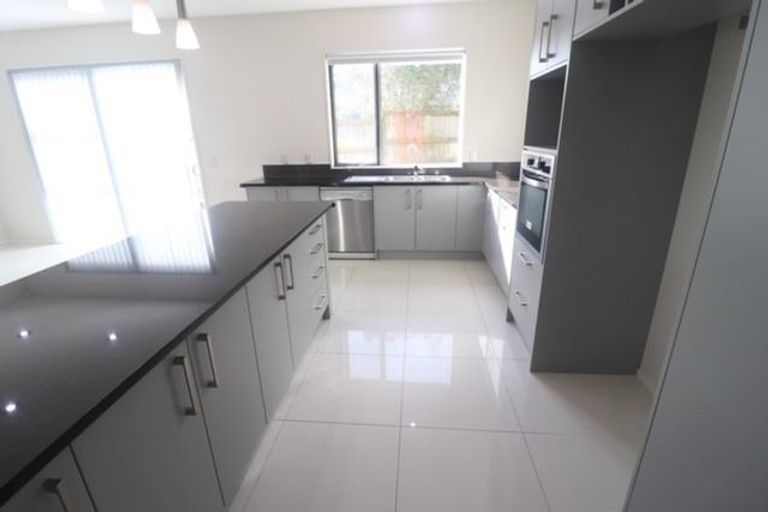 Photo of property in 7 Andy Crescent, Flat Bush, Auckland, 2016