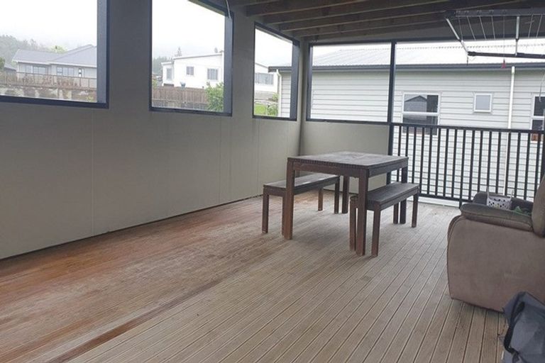 Photo of property in 81a Percy Kinsman Crescent, Riverstone Terraces, Upper Hutt, 5018