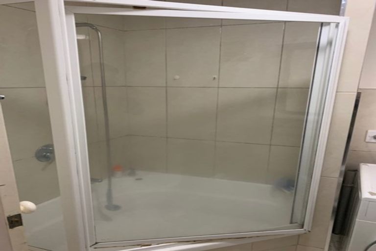 Photo of property in 46 Glen Vista Place, Bayview, Auckland, 0629