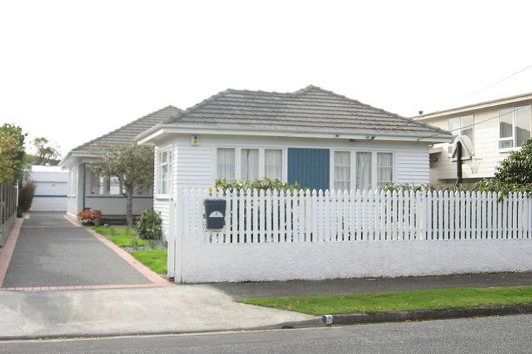 Photo of property in 7 Pinny Avenue, Epuni, Lower Hutt, 5011