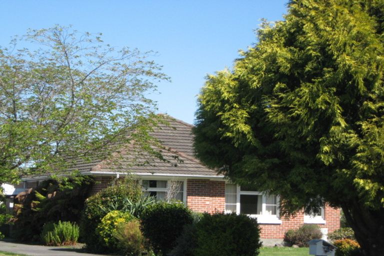 Photo of property in 111 Grimseys Road, Redwood, Christchurch, 8051