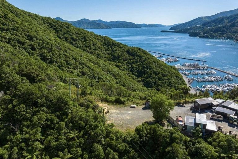 Photo of property in 43 Marina Drive, Waikawa, Picton, 7220