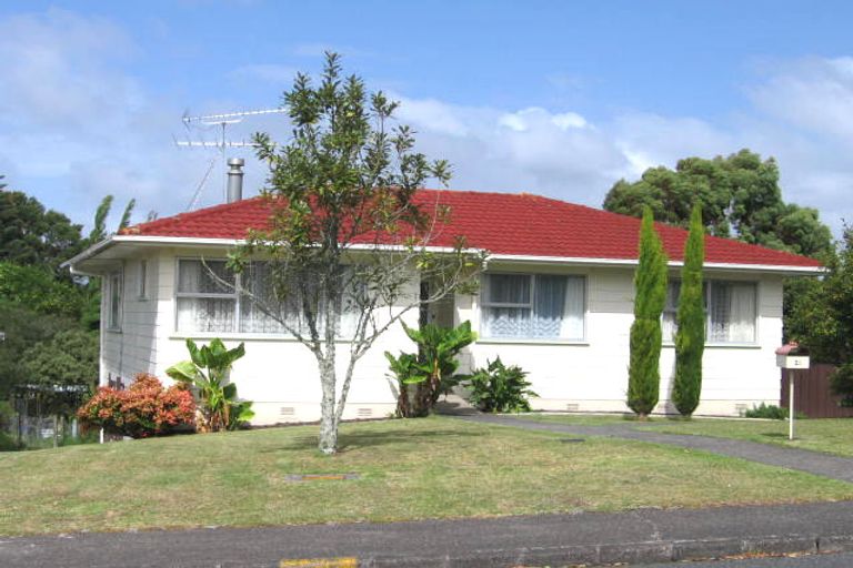 Photo of property in 21 Felgrove Street, Glendene, Auckland, 0602