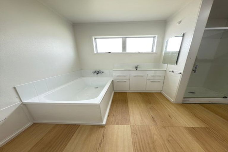 Photo of property in 418a West Coast Road, Glen Eden, Auckland, 0602