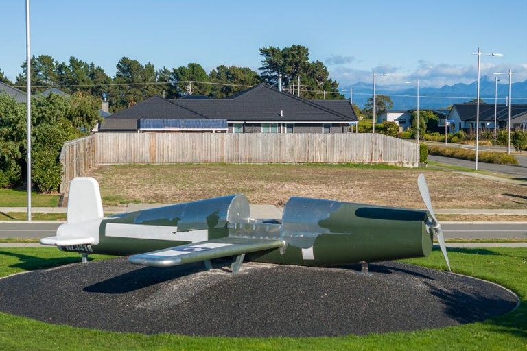 Photo of property in 2 Kittyhawk Road, Burleigh, 7201